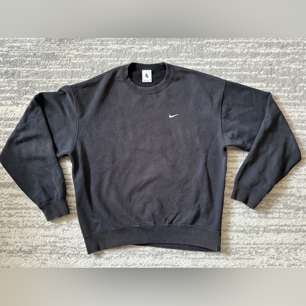 Nike single swoosh Black Sweater